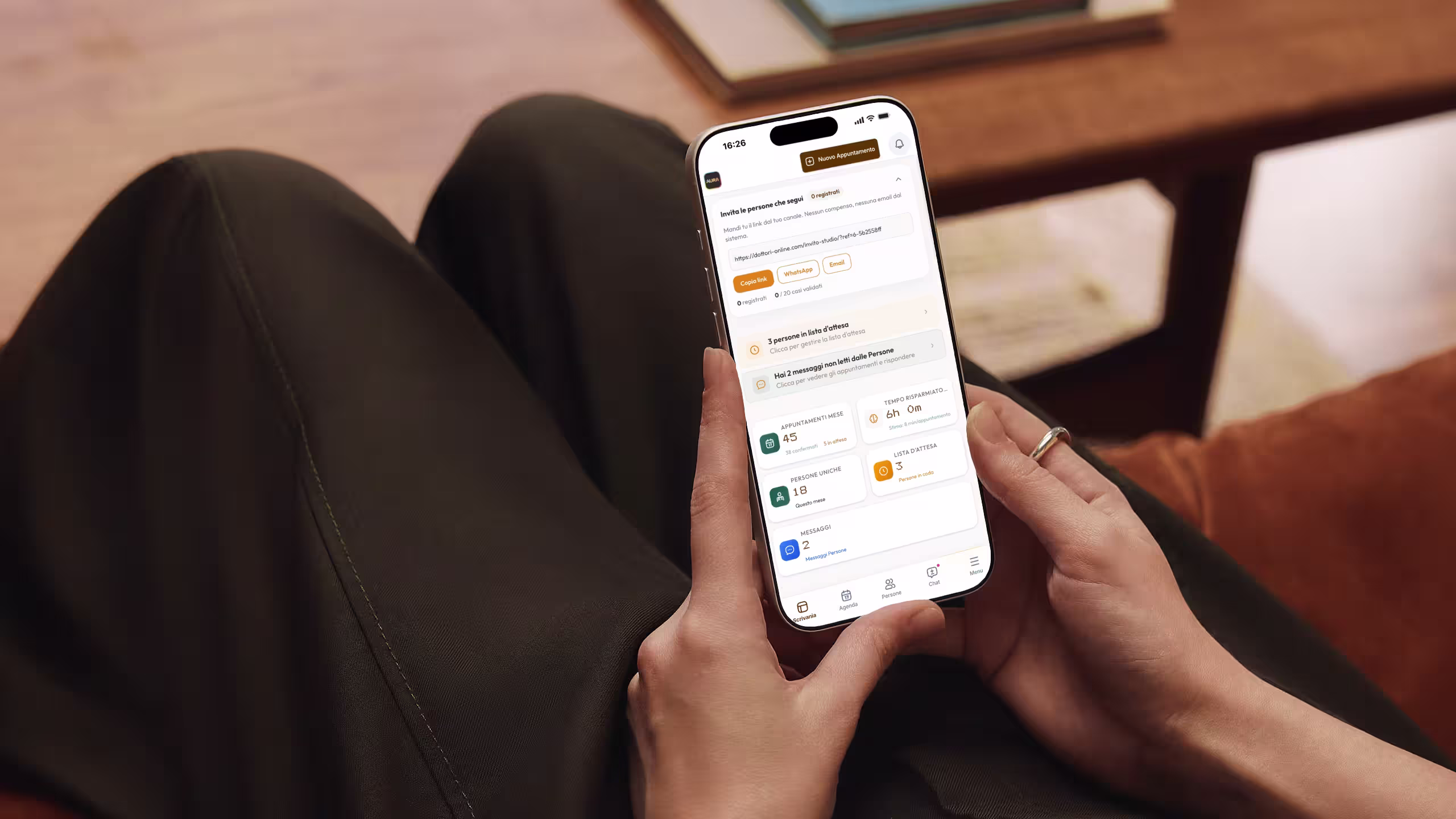 Pre-visita mobile su smartphone scrivania
